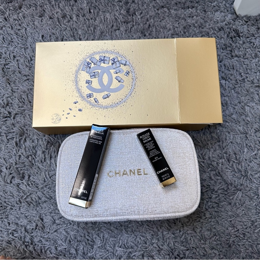 CHANEL HOLIDAY GIFT SET ON THE GO MOISTURE LIMITED BAG NEW with BOX